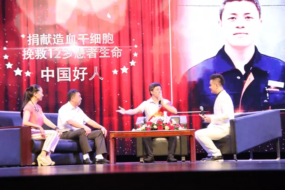 【最美(měi)兵(bīng)裝人(rén)<22>】大(dà)愛(ài)仁心:青山(shān)工(gōng)業(yè)鄒瑜的(de)生(shēng)命助跑