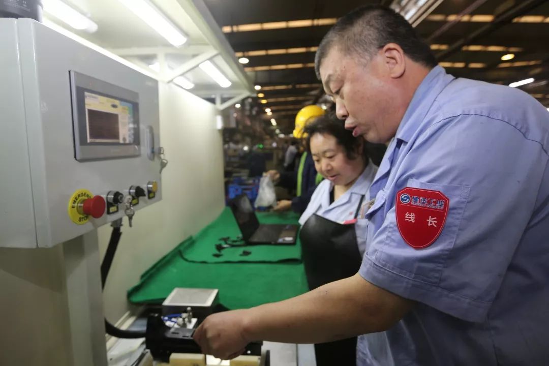 【打赢百日(rì)攻堅戰<14>】又(yòu)整合又(yòu)發展,看(kàn)建設工(gōng)業(yè)怎麽幹!