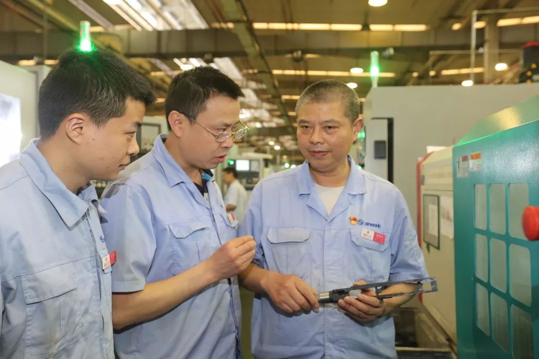 【打赢百日(rì)攻堅戰<14>】又(yòu)整合又(yòu)發展,看(kàn)建設工(gōng)業(yè)怎麽幹!