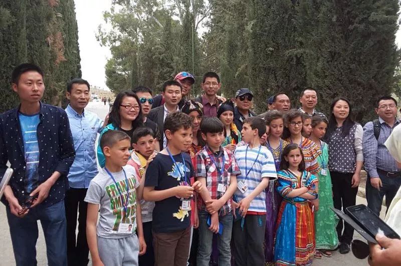 【建功“一(yī)帶一(yī)路(lù)”】長(cháng)江電(diàn)工(gōng):一(yī)家(jiā)兩代人(rén)  “一(yī)帶一(yī)路(lù)”情