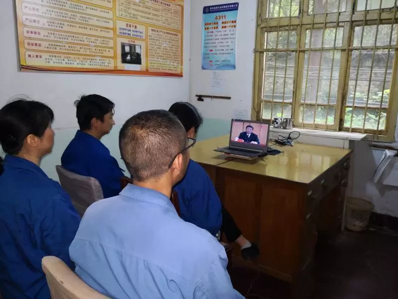 “兵(bīng)裝心青年(nián)”熱(rè)議(yì)習(xí)總書(shū)記對(duì)青年(nián)的(de)寄語