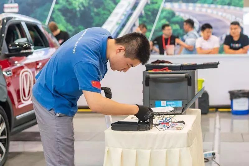 【建功“一(yī)帶一(yī)路(lù)”】奪冠！兵(bīng)裝工(gōng)匠(jiàng)閃耀“一(yī)帶一(yī)路(lù)”國(guó)際技(jì)能(néng)大(dà)賽！