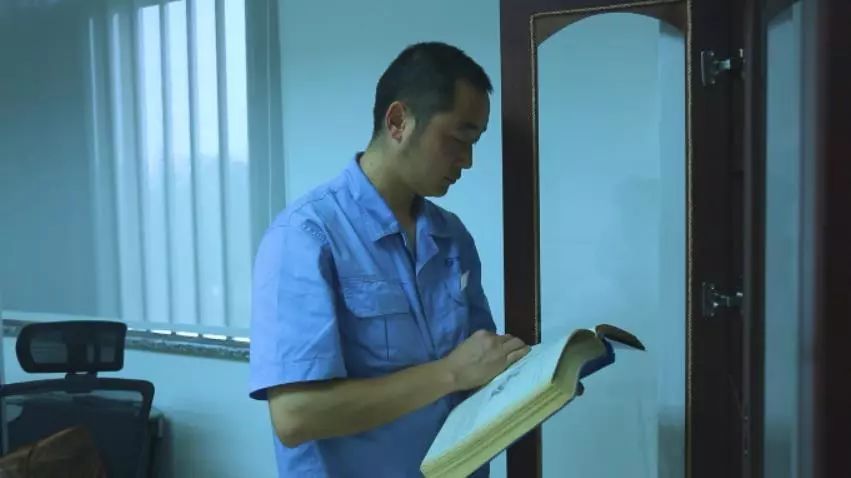 【兵(bīng)裝青年(nián)标兵(bīng)②】建設工(gōng)業(yè)：“熊孩子(zǐ)”的(de)名品設計(jì)夢