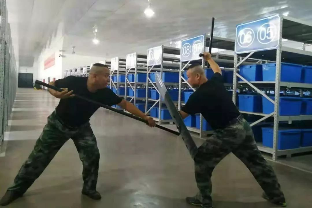 百般呵護 千件(jiàn)裝備 萬無一(yī)失【強軍首責·閱兵(bīng)保障③】