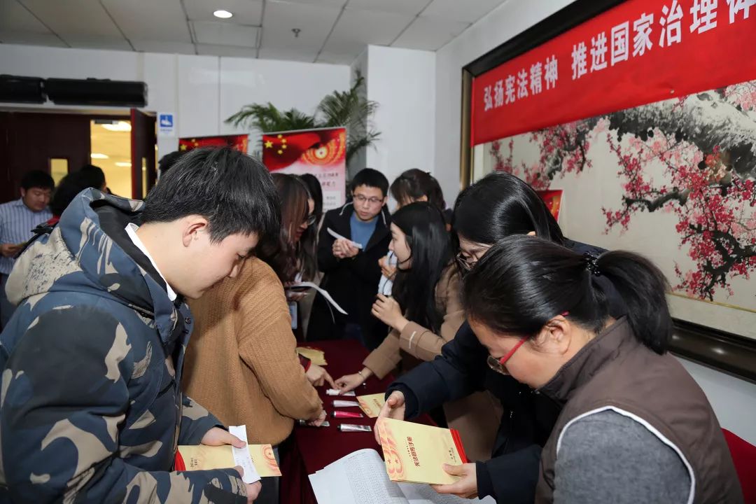 “五有(yǒu)”！兵(bīng)裝集團國(guó)家(jiā)憲法日(rì)宣傳好(hǎo)戲連台