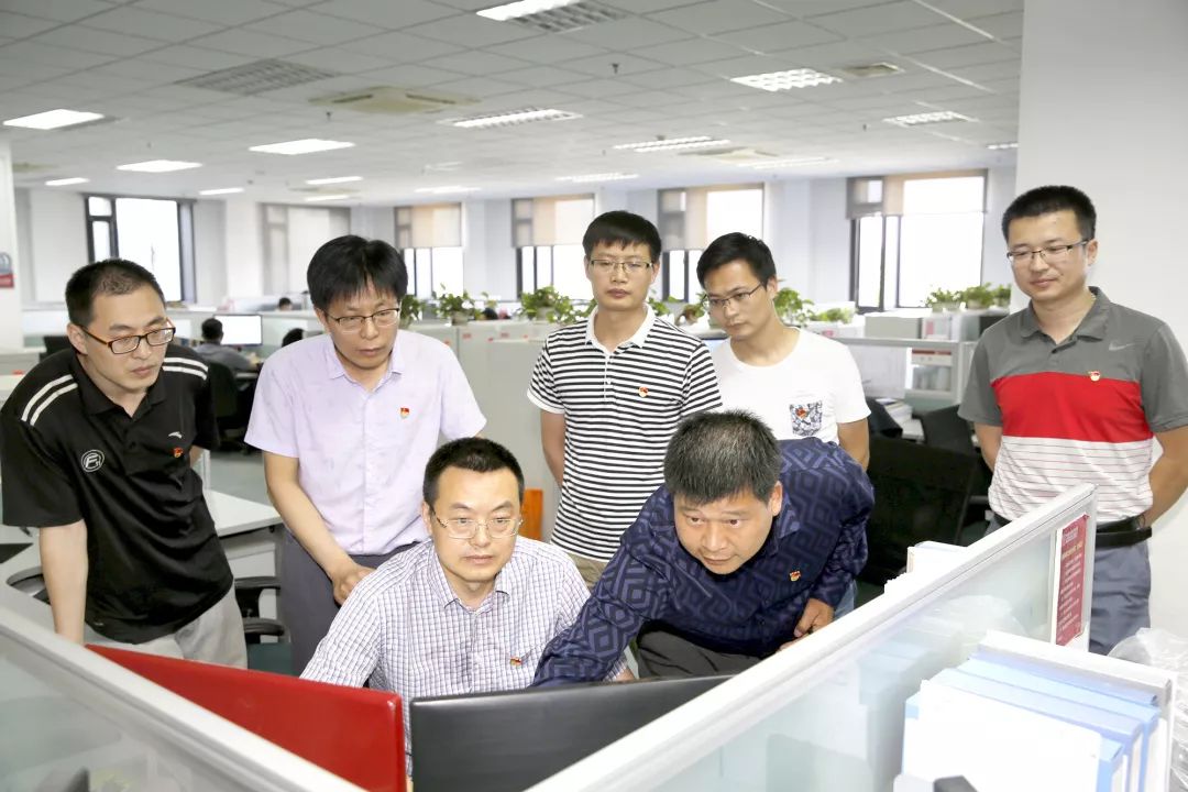 【最美(měi)兵(bīng)裝人(rén)&lt;28&gt;】二〇八所某新型步槍系統創新團隊：“槍”先一(yī)步天地(dì)寬